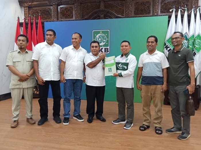 Penyerahan rekomendasi oleh Ketua Desk Pilkada DPP PKB, Zainal Munasicin, bertempat di Kantor DPP PKB