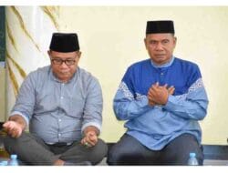 Ketua DPRD Tidore, Ade Kama (Kiri) dan Abdul Hakim Adjam (Kanan)
