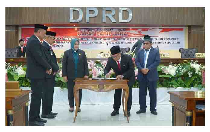 Paripurna tentang Pengumuman Akhir masa jabatan Wali Kota dan Wakil Walikota Tidore Kepulauan masa periode 2021-2025