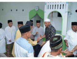 Walikota dan Wawali Tidore Silaturahmi dan Buka Puasa Bersama Warga Lingkungan Bua Bua Kelurahan Gubukusuma (6)