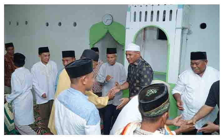 Walikota dan Wawali Tidore Silaturahmi dan Buka Puasa Bersama Warga Lingkungan Bua Bua Kelurahan Gubukusuma (6)