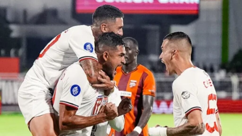 Luapan kegembiraan pemain Malut United FC. (Foto: Instagram/malutunitedfc)