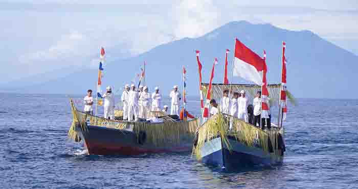 Ritual Adat Lufu Kie