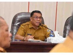 Sekretaris Daerah Kota Tidore Kepulauan Ismail Dukomalamo, S.Pd, MM memberikan Arahan Pada Rakor Tindaklanjut Program Pendirian Koperasi Desa Merah Putih di Ruang Rapat Sekda. Senin (2142026)