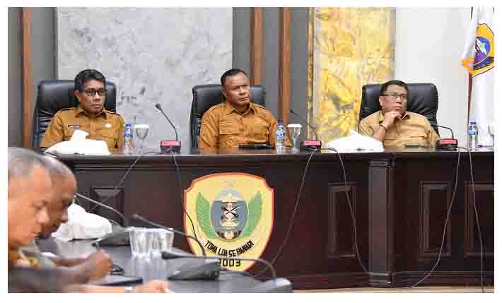 Wali Kota Tidore Kepulauan Muhammad Sinen, mengikuti Zoom Meeting Komisi II DPR RI Raker dengan Mendagri dan RDP dengan Gubernur, Bupati & Wali Kota