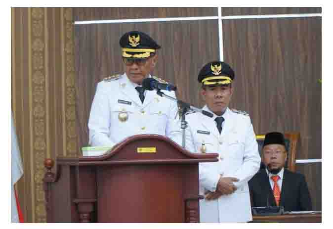 Walikota dan Wakil Walikota saat menyampaikan pidato