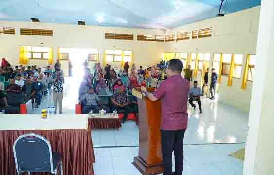 Wakil Wali Kota Tidore Kepulauan Ahmad Laiman, S.Sos memberikan Sambutan Pada Musyawarah II Ikatan Kerukunan Keluarga Makian Kayoa (2)