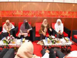 Wali Kota Tidore Kepulauan Muhammad Sinen, SE Audiens dengan Pengurus Ikatan Bidan Indonesia Provinsi Maluiku Utara dan IBI Kota Tidore Kepulauan di ruang Kerja Wali Kota,