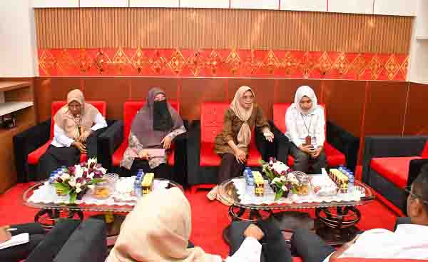 Wali Kota Tidore Kepulauan Muhammad Sinen, SE Audiens dengan Pengurus Ikatan Bidan Indonesia Provinsi Maluiku Utara dan IBI Kota Tidore Kepulauan di ruang Kerja Wali Kota,