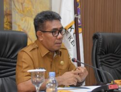 Wakil Walikota Tidore Kepulauan Ahmad Laiman Memberikan arahan Pada Rapat Pembahasan surat Edaran Mendagri dan Menteri Perencanaan Pembangunan Nasional