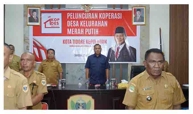 Walikota Tidore Kepulauan, Muhammad Sinen, SE bersama Kepala Desa dan Lurah Se-Kota Tidore Kepulauan mengikuti acara Peluncuran Kelembagaan 80_081 Koperasi Desa Kelurahan Merah Putih