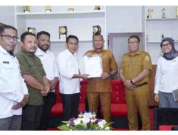 Walikota menerima kunjungan kerja sekaligus Silaturahmi Ketua Komisioner Komisi Pemilihan Umum (KPU) beserta rombongan