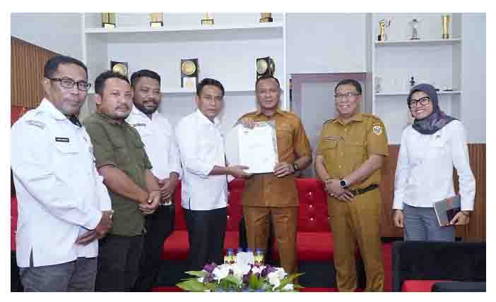 Walikota menerima kunjungan kerja sekaligus Silaturahmi Ketua Komisioner Komisi Pemilihan Umum (KPU) beserta rombongan