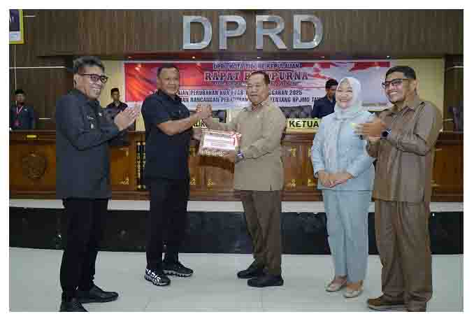 Penyampaian KUA-PPAS Tahun Anggaran 2025 dari Wali Kota ke Ketua DPRD