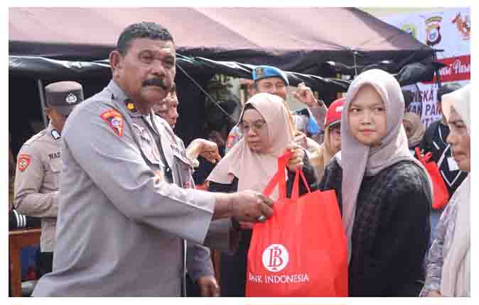 Penyerahan Sambako Murah di Polresta Tidore