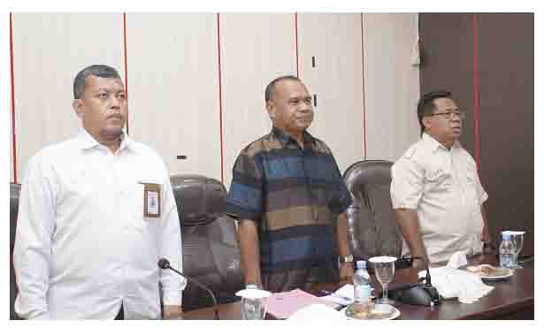 Staf Ahli Walikota Bidang Ekonomi, Pembangunan dan Keuangan Abdul Hakim Adjam, S.IP, M.Si menghadiri dan mengikuti zoom meeting rakor pengendalian Inflasi