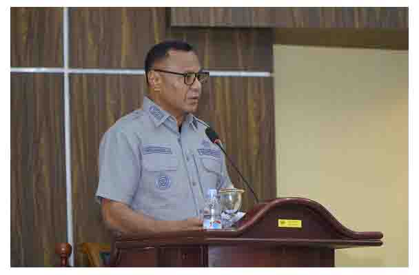 Wali Kota Tidore Kepulauan Muhammad Sinen, SE menyampaikan jawaban atas pandangan umum Fraksi-fraksi terhadap Ranperda tentang RPJMD Tahun 2025-2029 pada rapat Paripurna ke 12