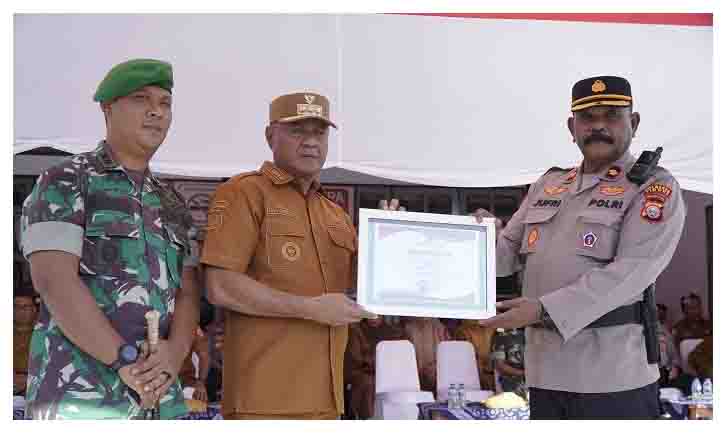 Penyerahan Piagam Penghargaan Ke Polresta Tidore