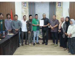 Wali Kota dan Sekda usai melakukan pertemuan dengan GP Ansor dan Fatayat,
