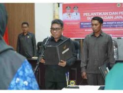 Pelantikan Pejabat Fungsional pada Dinas PM & PTSP di ruang rapat Walikota,