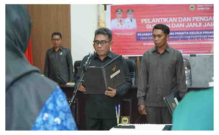 Pelantikan Pejabat Fungsional pada Dinas PM & PTSP di ruang rapat Walikota,