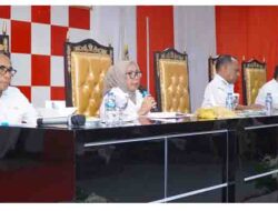 Rapat terkait Pendataan Aset Tanah Pemerintah Daerah yang diperuntukkan untuk Koperasi Desa Kelurahan Merah Putih di Aula Sultan Nuku Kantor Wali Kota (4)