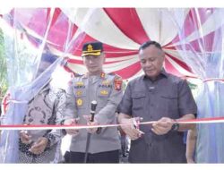 Wali Kota Tidore Kepulauan Muhammad Sinen, SE bersama Kapolresta Tidore dan Kepala Badan Gizi Nasional Provinsi Maluku Utara meresmikan Gedung Satuan Pelayanan pemenuhan Gizi