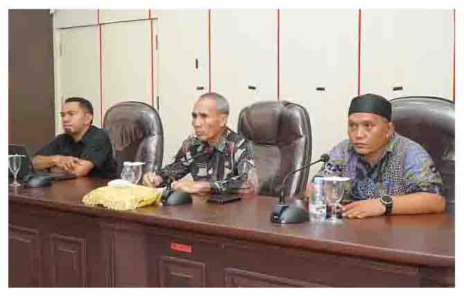 Sekretaris Daerah Kota Tidore Kepulauan, yang diwakili Asisten Sekda Bidang Perekonomian dan Pembangunan, Taher Husaen, S.IP (tengah) yang juga selaku Ketua Satgas Percepatan Program MBG Kota Tidore Kepulauan