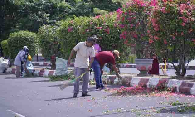 ASN Kota Tidore Lakukan Bakti Sosial