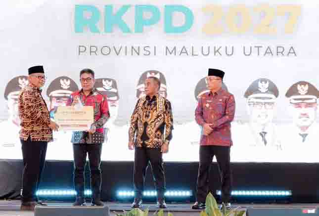 Pemkot Tidore dapat penghargaan