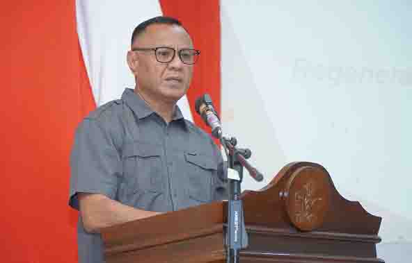 Wali Kota Tidore Kepulauan Muhammad Sinen menyampaikan sambutan sekaligus membuka dengan Musyawarah Besar Ikatan Pemuda Mahasiswa Selawaring