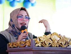 Bunda PAUD Kota Tidore Kepulauan Hj. Rahmawati Muhammad Sinen saat memberikan sambutan