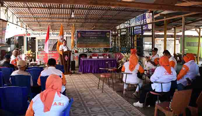 Staf Ahli Bidang Ekonomi Pembangunan dan Keuangan Abdul Hakim Adjam Memberikan Sambutan Sekaligus Membuka Dengan Resmi Musyawarah lokal ORARI Lokal Kota Tidore