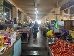 Suasana di Pasar Rakyat Kota Tidore