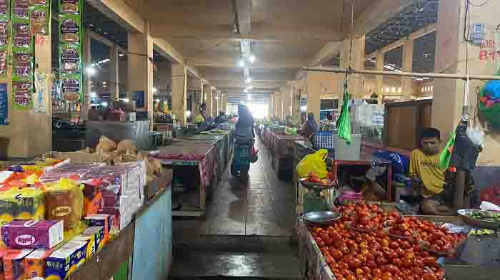 Suasana di Pasar Rakyat Kota Tidore