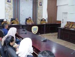Wakil Wali Kota Tidore Kepulauan Ahmad Laiman menyampaikan arahan pada tatap muka sekaligus hearing dengan sejumlah perangkat Desa se-Kota Tidore Kepulauan