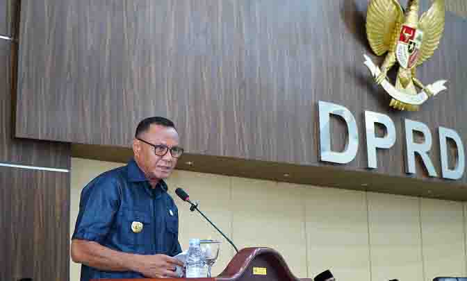 Wali Kota Tidore Kepulauan Muhammad Sinen menyampaikan Pidato Jawaban Wali Kota terhadap Pandangan Umum Fraksi Fraksi