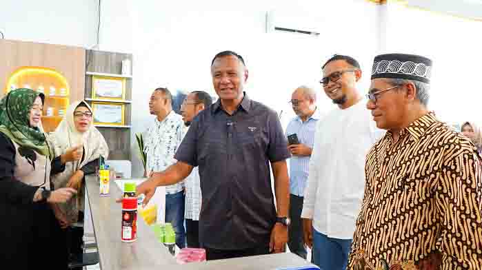 Wali Kota Tidore Kepulauan Muhammad Sinen menyampaikan sambutan sekaligus membuka secara resmi Toko Halal Mart HNI dan Teman Hati Coffe