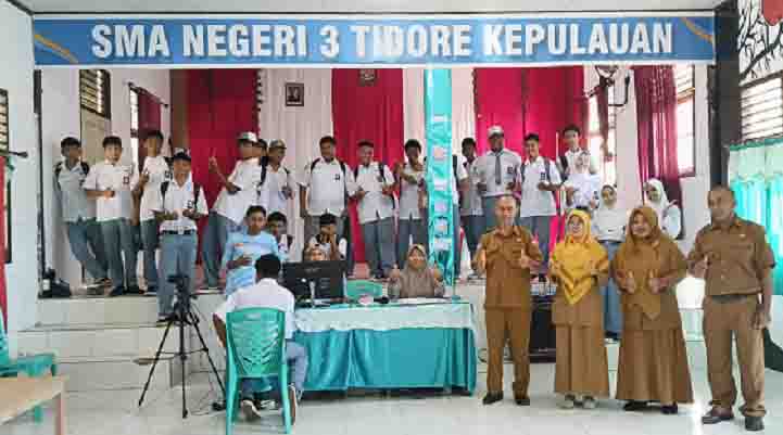 Dukcapil Sambangi Sekolah