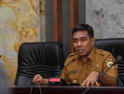 Wakil Walikota Tidore Kepulauan Ahmad Laiman Memberikan Arahan Pada Rapat Pembahasan Penanganan Sampah di Kota Tidore Kepulauan .