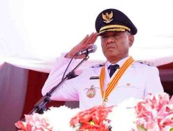 Wali Kota Tidore Muhammad Sinen selaku Inspektur Upacara