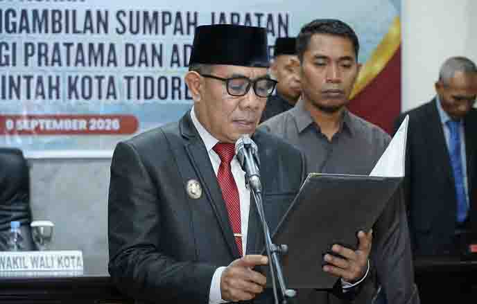 Wakil Wali Kota Tidore Kepulauan Ahmad Laiman melantik Jahra Mandar