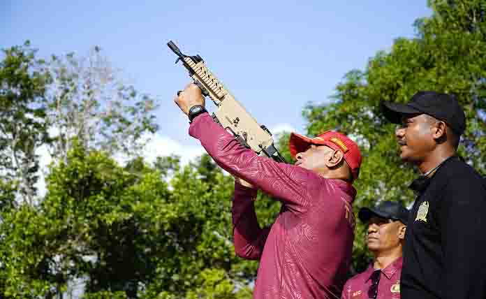 Wali Kota Tidore Kepulauan Muhammad Sinen bertindak selaku Inspektur Upacara pada Penutupan Diktukba SPN Polda Maluku Utara