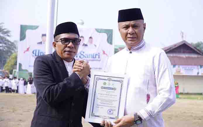 Penghargaan atas penganugerahan dari dari Kepala Kantor Wilayah Kementerian Agama Provinsi Maluku Utara